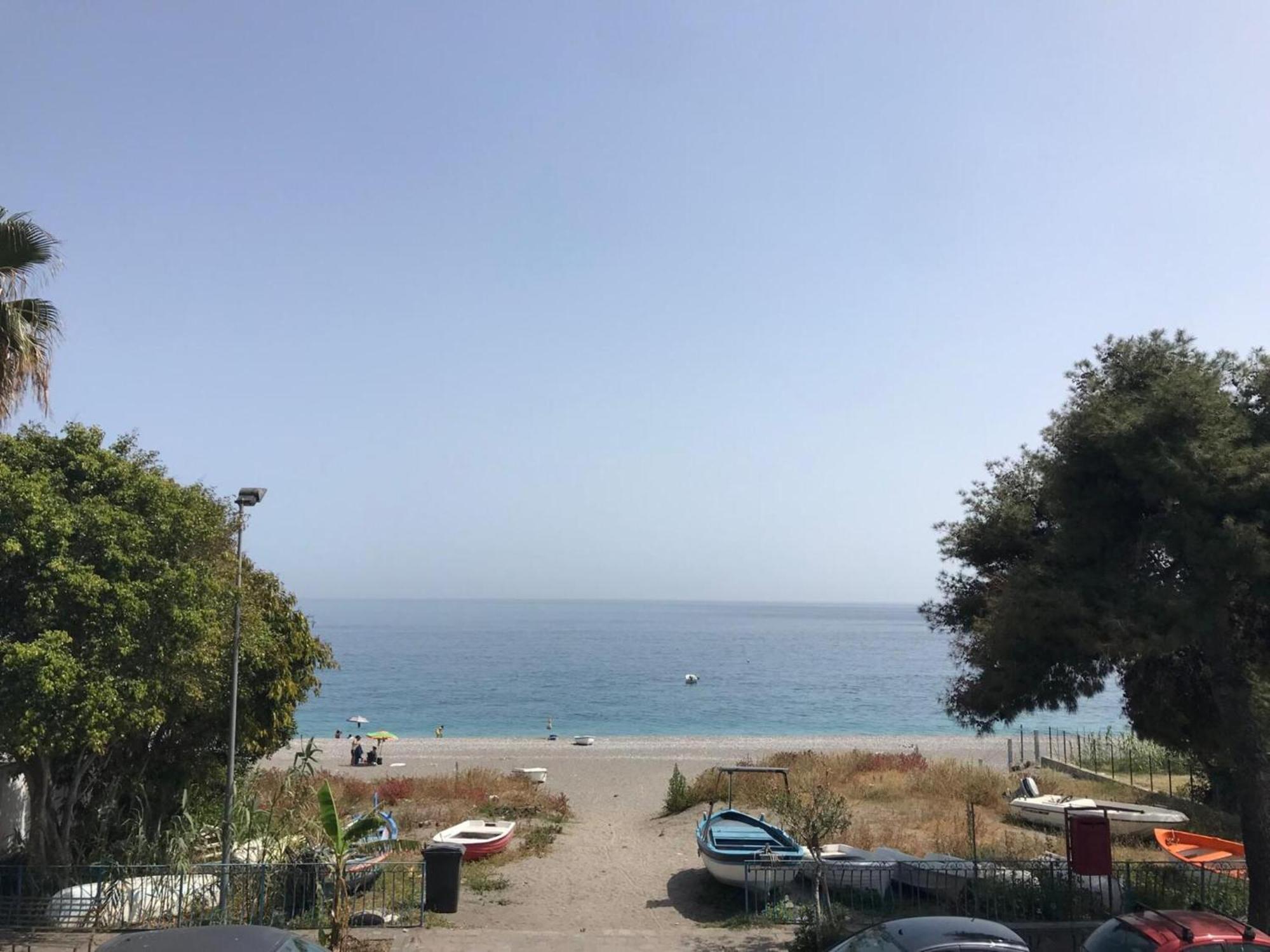 Taormina Beach Front - Mazzeo Exterior photo